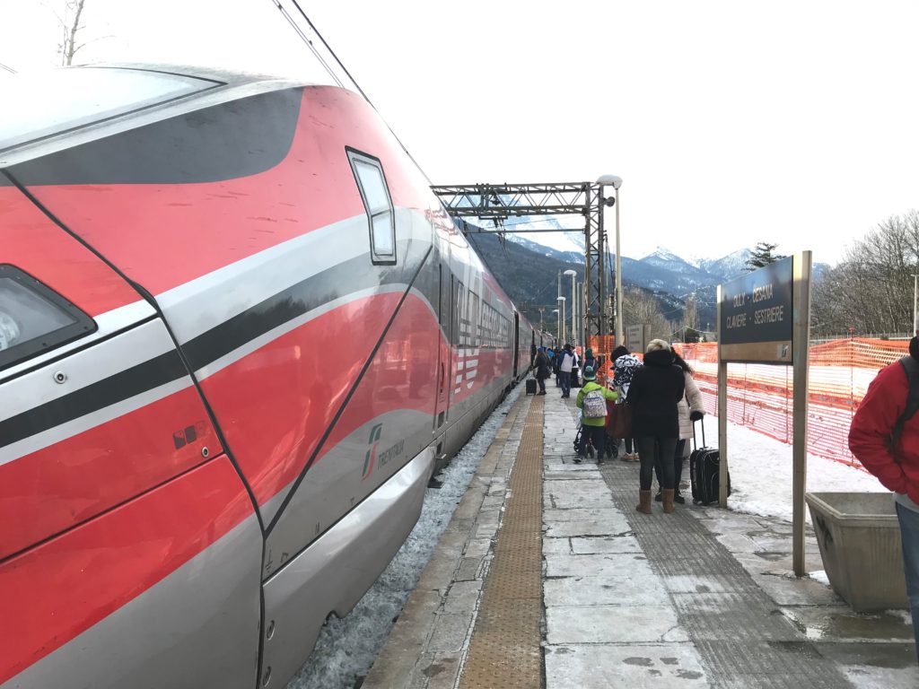 le TGV direct Oulx Florence Rome Naples embarque dimanche soir les voyageurs à l’issue d’une semaine ou d’un weekend de ski